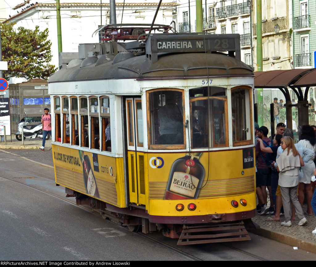 Carris Remodelado Tram 557